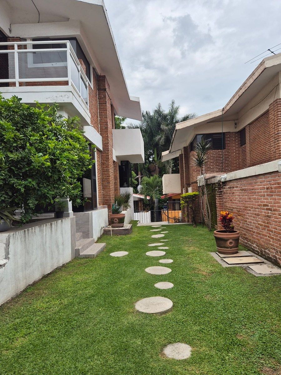 House in Gated Community in Provincias del Canadá, Cuernavaca, photo 2 of 13