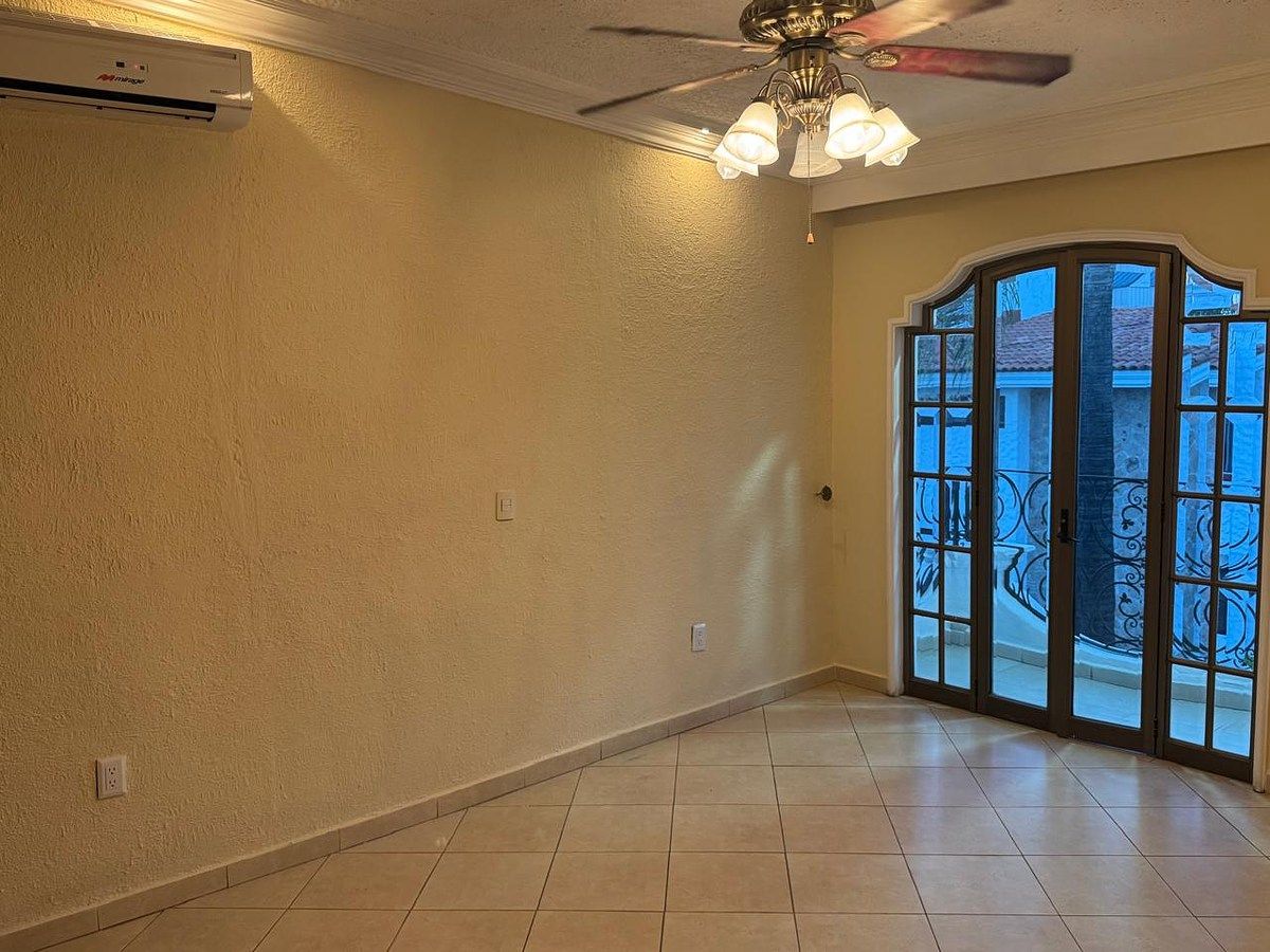 Casa em Virreyes Residencial, Zapopan, foto 14 de 36