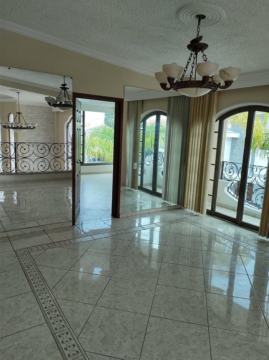 Casa em Virreyes Residencial, Zapopan, foto 28 de 36