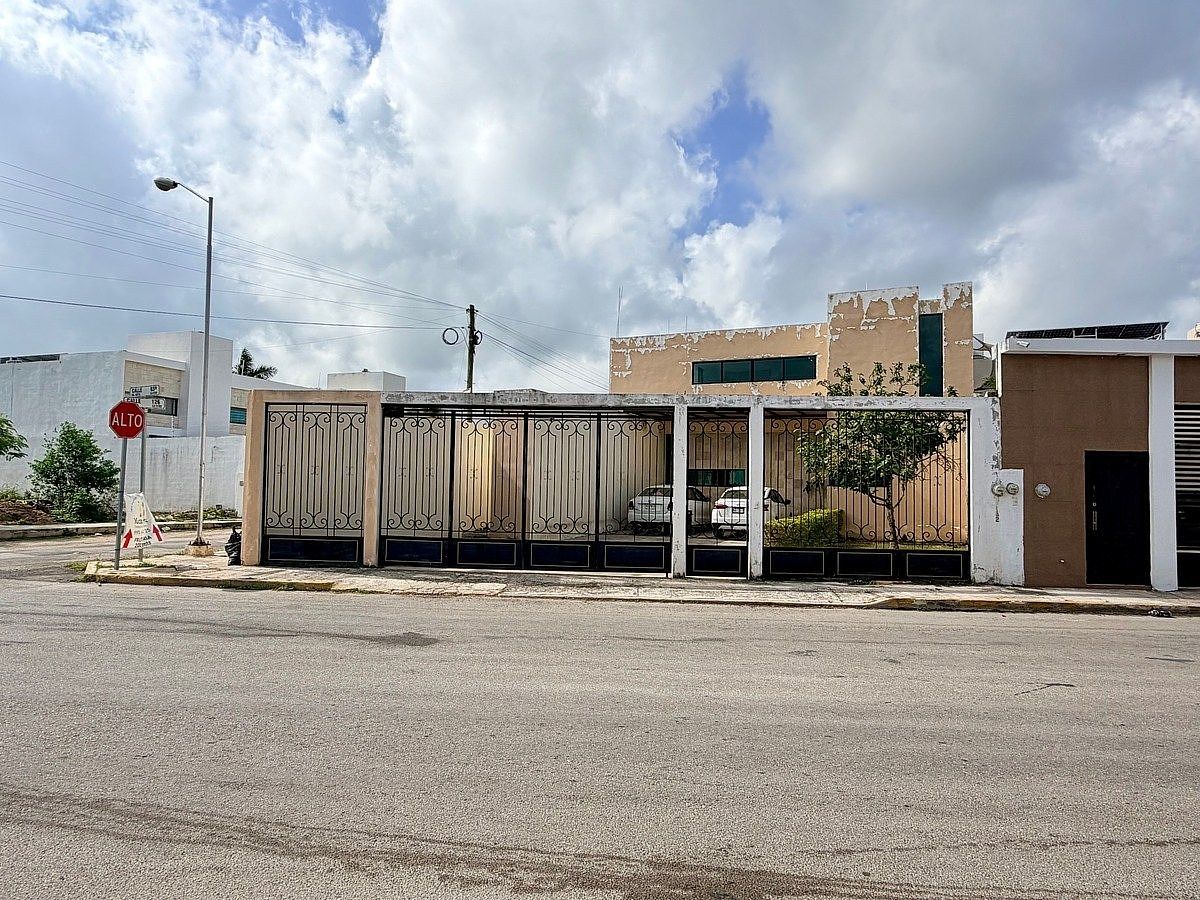 CASA À VENDA NA ESQUINA, DZITYA COM 532m2 DE TERRENO E 3 QUARTOS, foto 1 de 25