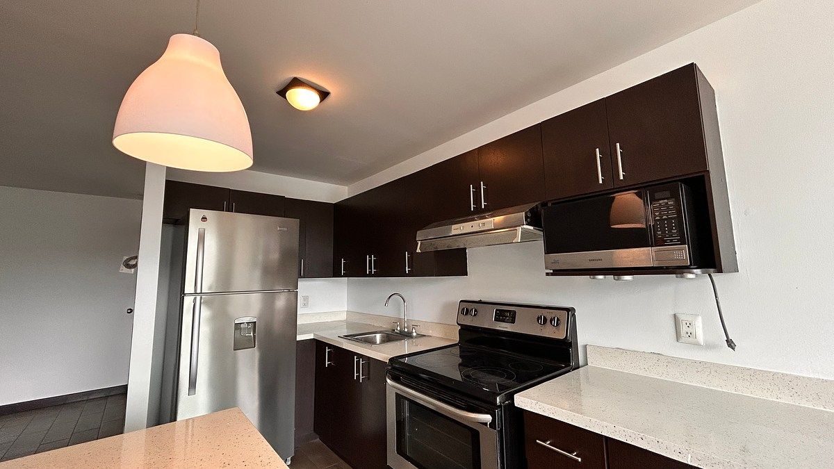Apartamento en renta | Edificio Verona, zona 10 - Image 2