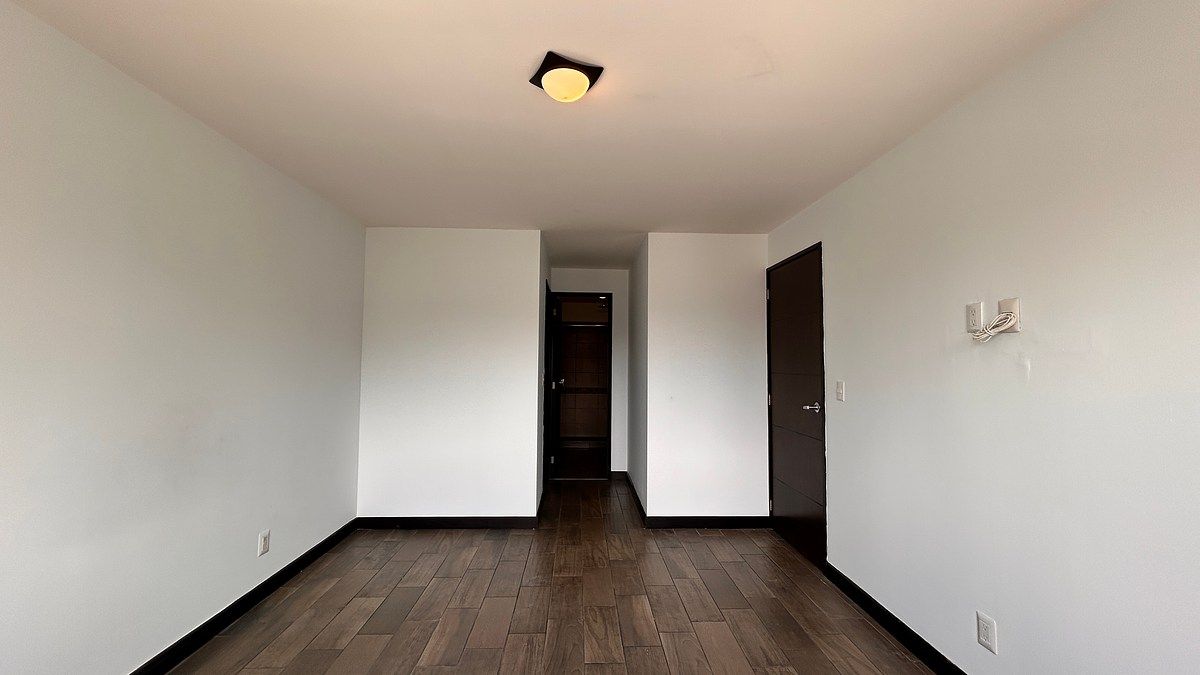 Apartamento en renta | Edificio Verona, zona 10 - Image 4