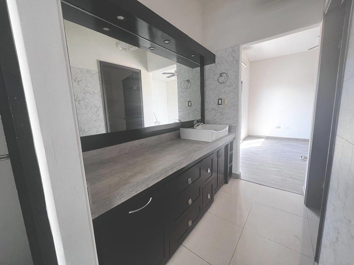 Casa en Residencial Puerta de Alcalá, Mexicali, foto 10 de 19