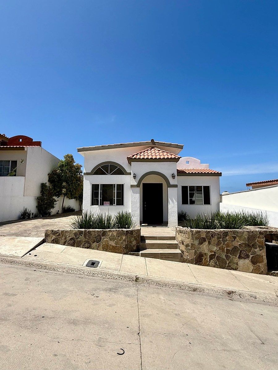 CASA en RENTA en Fracc. Colinas del Sauzal, Ensenada, B.C. Seguridad 24 horas., foto 1 de 37