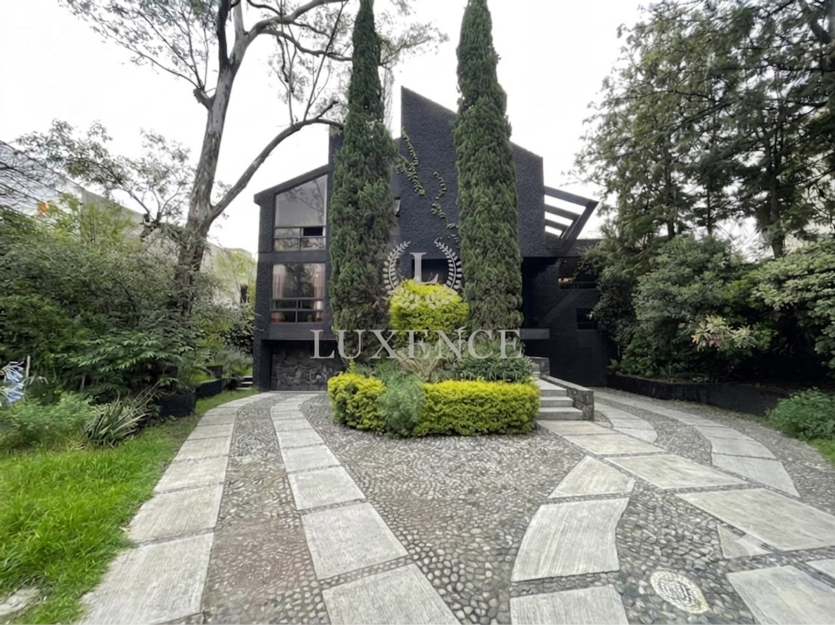 House in Bosques de las Lomas, photo 1 of 19