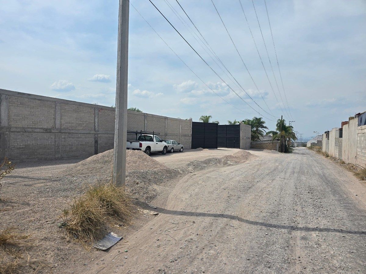 Terreno Comercial para Aluguel de 14.000 m² em Los Ángeles, Corregidora, foto 1 de 4