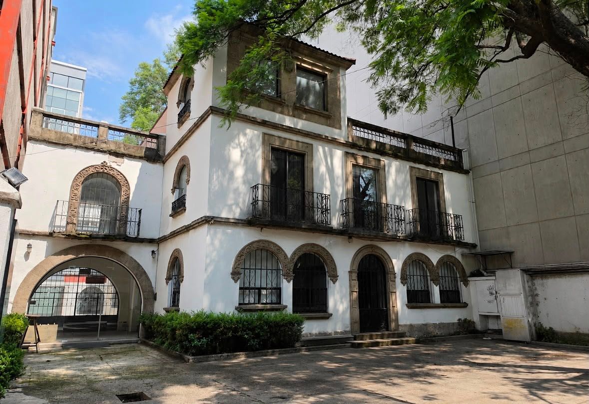 Aluguel de Escritórios, Comércio, Embaixadas, Livrarias ou Lojas Artesanais, foto 1 de 3