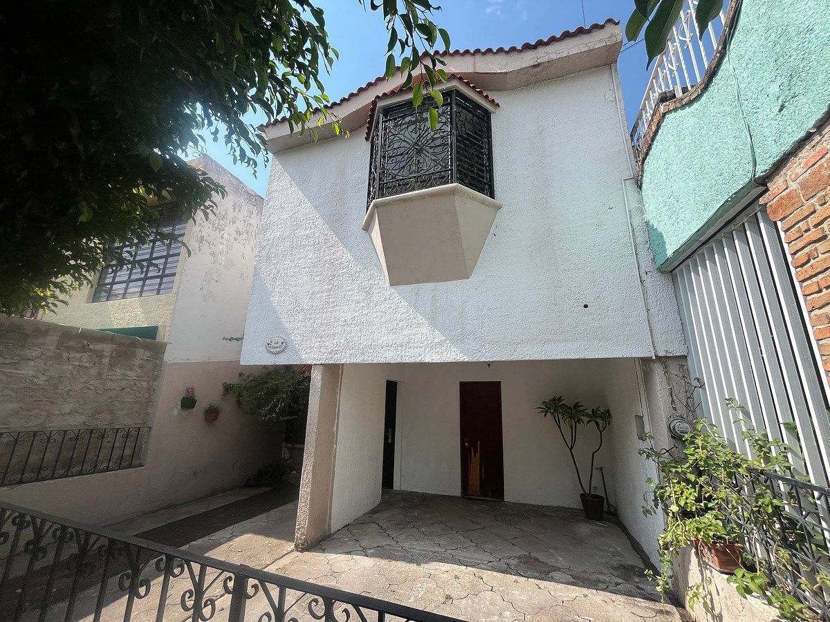 Casa à venda a algumas quadras da clínica 46 do IMSS, Plaza las Torres., foto 1 de 37