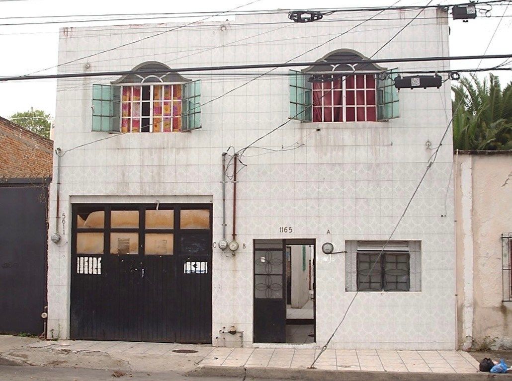 CASA À VENDA MODIFICADA COM 5 UNIDADES RENTÁVEIS, foto 1 de 10