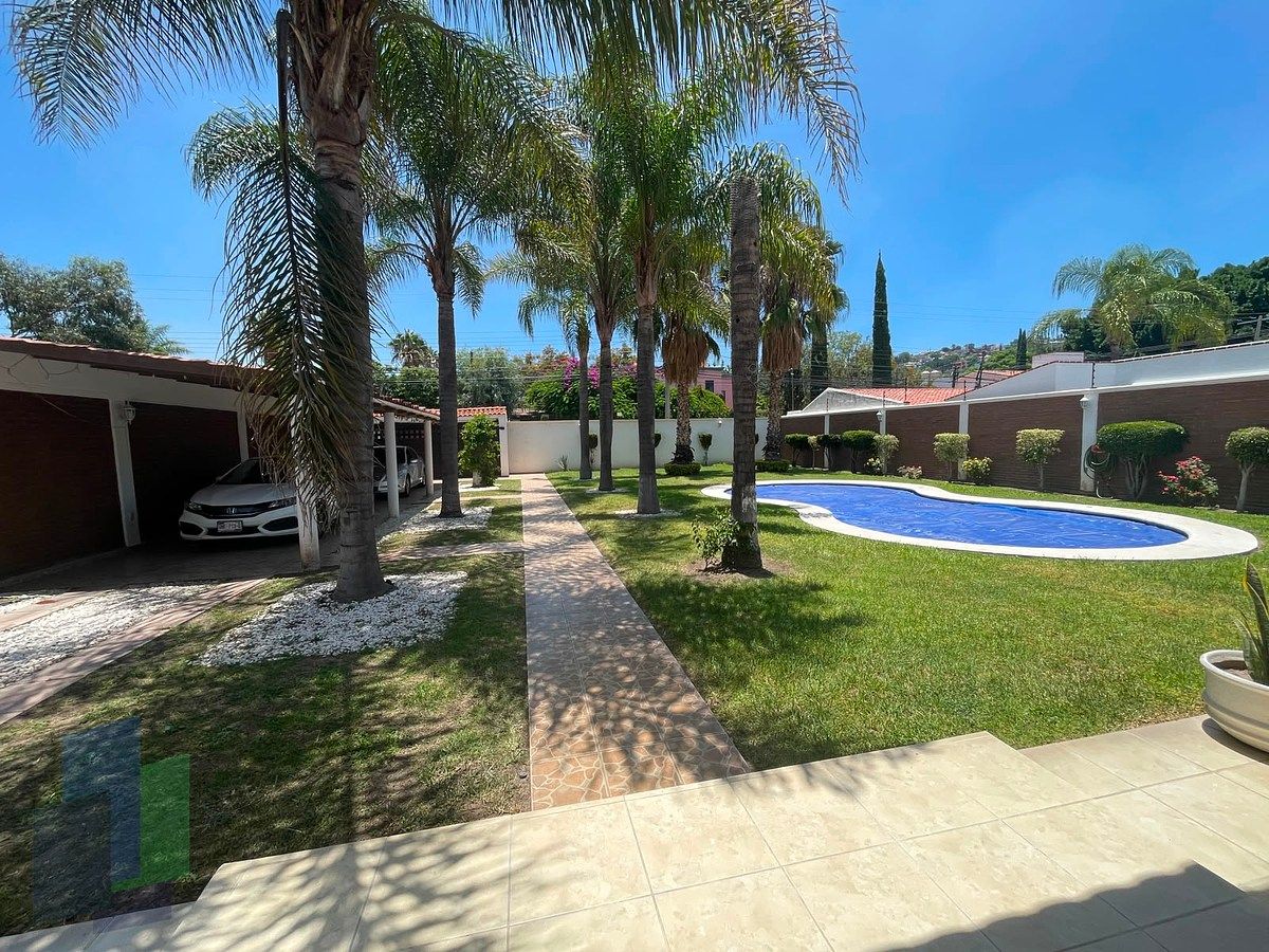 Casa à venda com 4 quartos e piscina na zona Colinas del Bosque Corregidora, foto 1 de 50