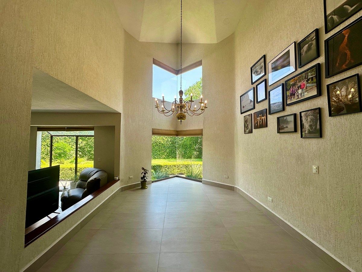 CASA MOBILIADA PARA ALUGUEL, BOSQUES DEL VALLE, foto 1 de 13