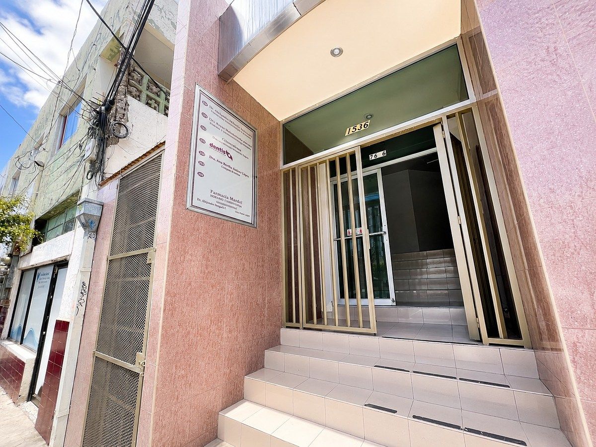 Building in Centro, Tijuana, photo 2 of 18