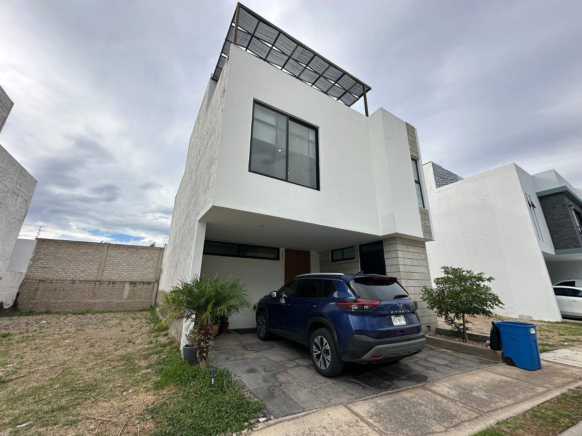 À VENDA CASA COM ACABAMENTOS PREMIUM NA CAPITAL NORTE, foto 1 de 11