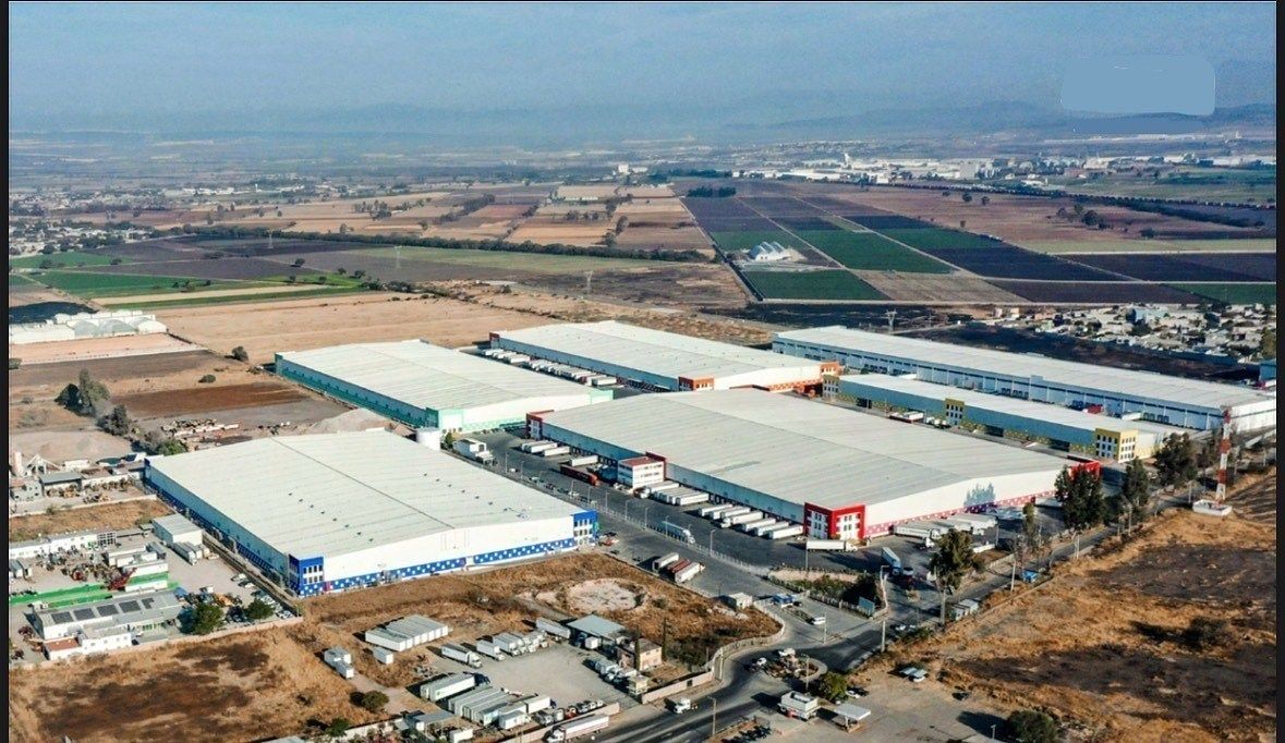 Prédio industrial em Calamanda, El Marqués, foto 3 de 7