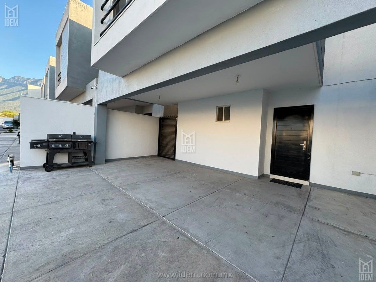 Casa en Dominio Cumbres, García, foto 2 de 20