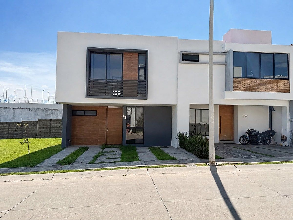 Casa para Alugar, Capital Norte Coto SIVEC com 3 Quartos mais Sala de Estudo Térreo, foto 1 de 36