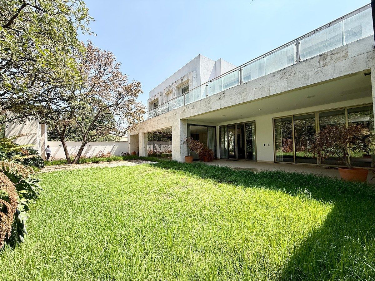 Renta Venta moderna casa en Priv Porton  Lomas Country Club 5 recamaras, foto 1 de 49