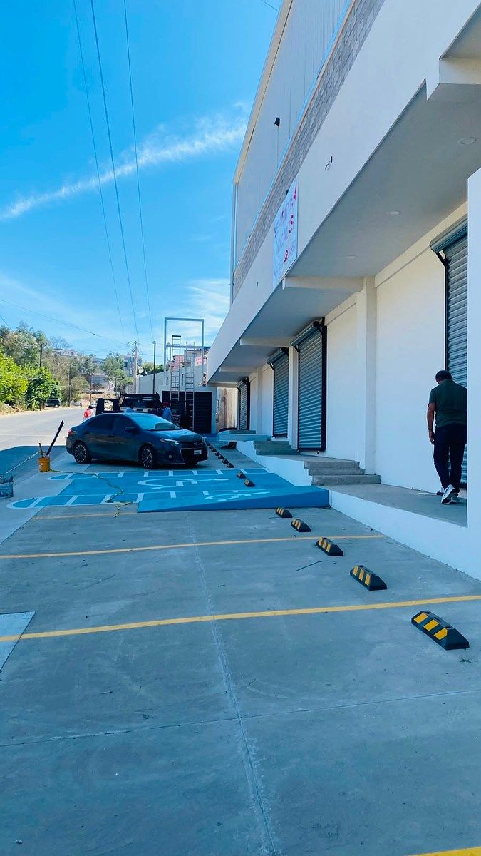 LOCALES COMERCIALES EN PLAZA ARIES, foto 1 de 8