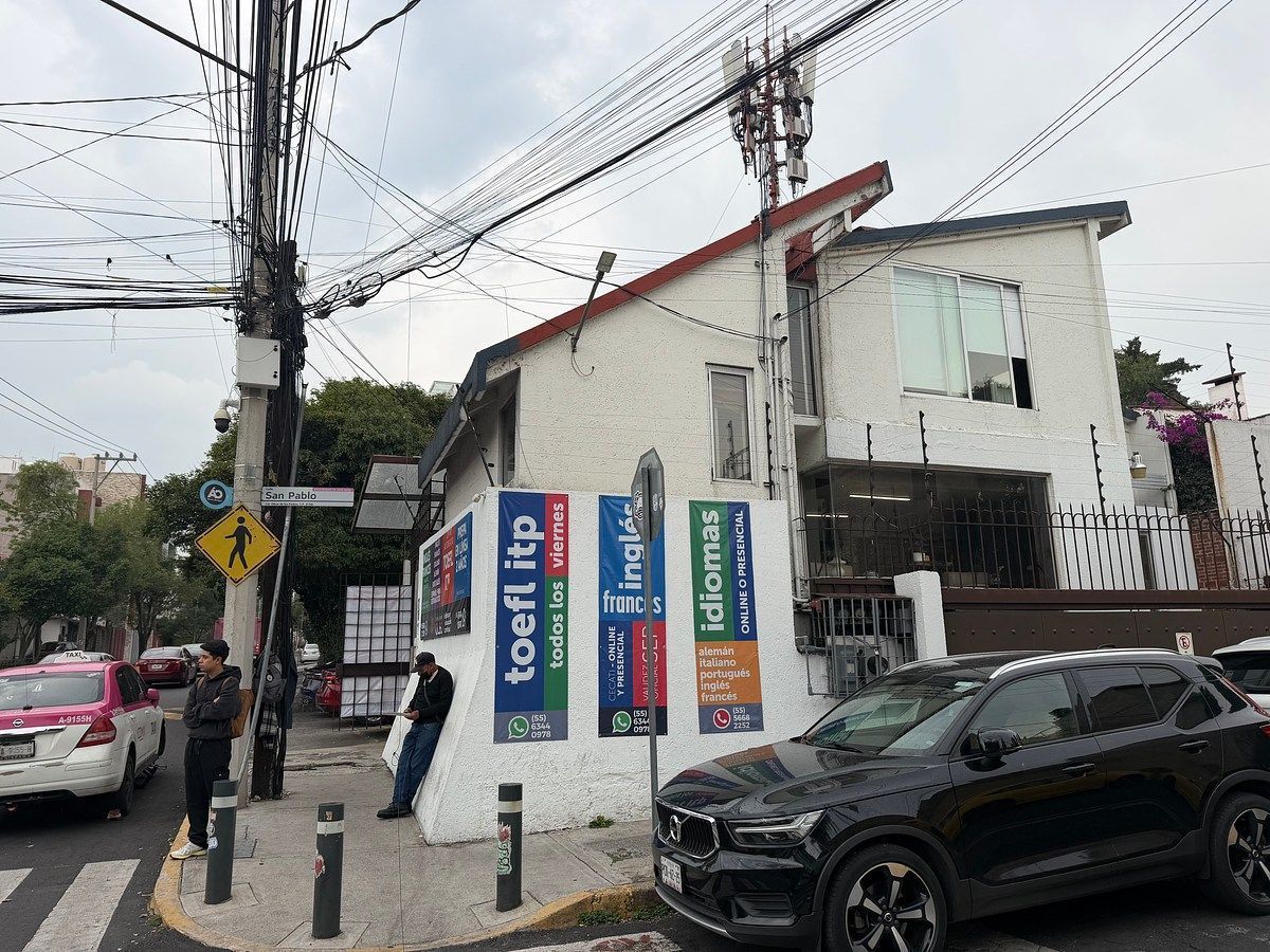 RENT HOUSE FOR USE AS A LOCAL, OFFICES OR ACADEMY, photo 1 of 32