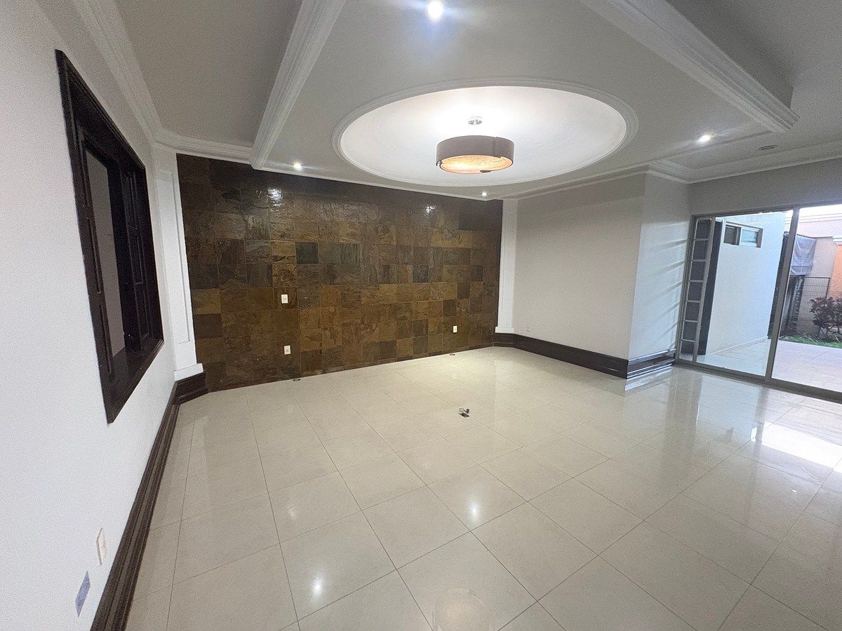 Casa em Virreyes Residencial, Zapopan, foto 32 de 35