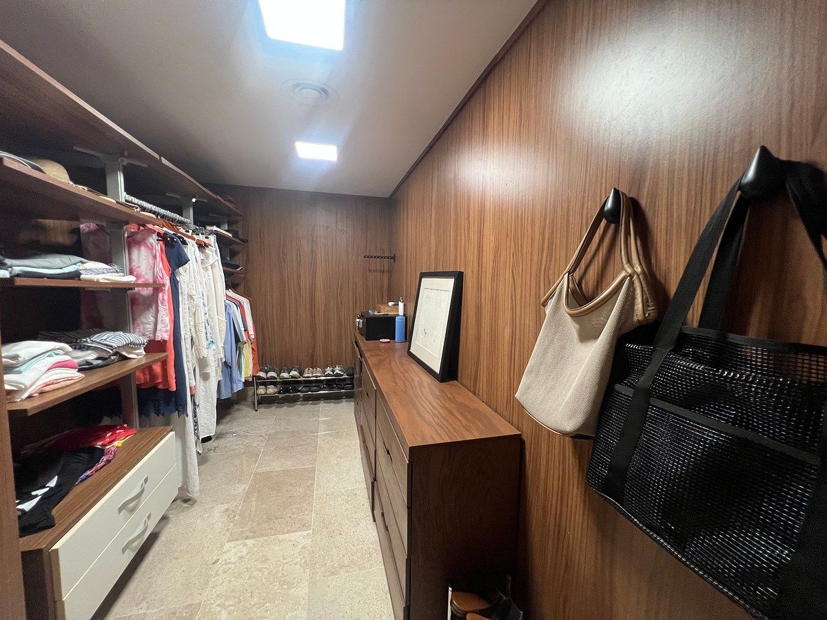 Walk in Closet principal, foto 15 de 26