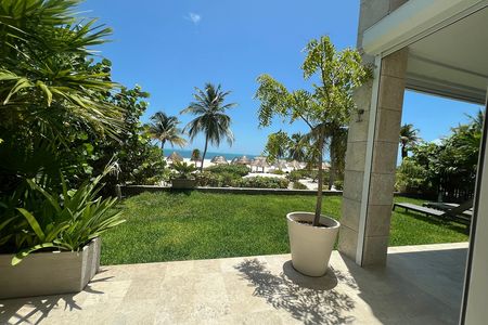 Garden House, Beach Front, en LA AMADA, Playa Mujeres