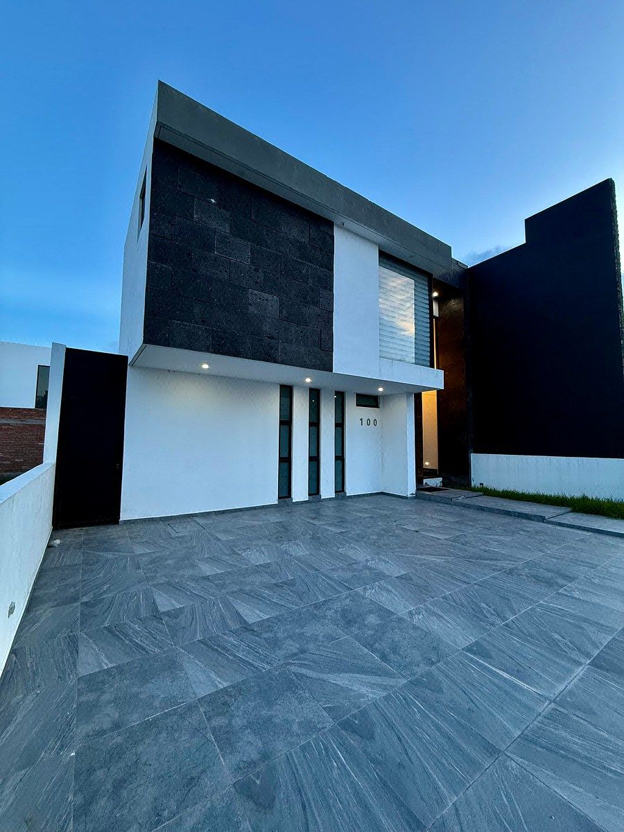 Preciosa casa en Abadía con estudio en pb, foto 1 de 32