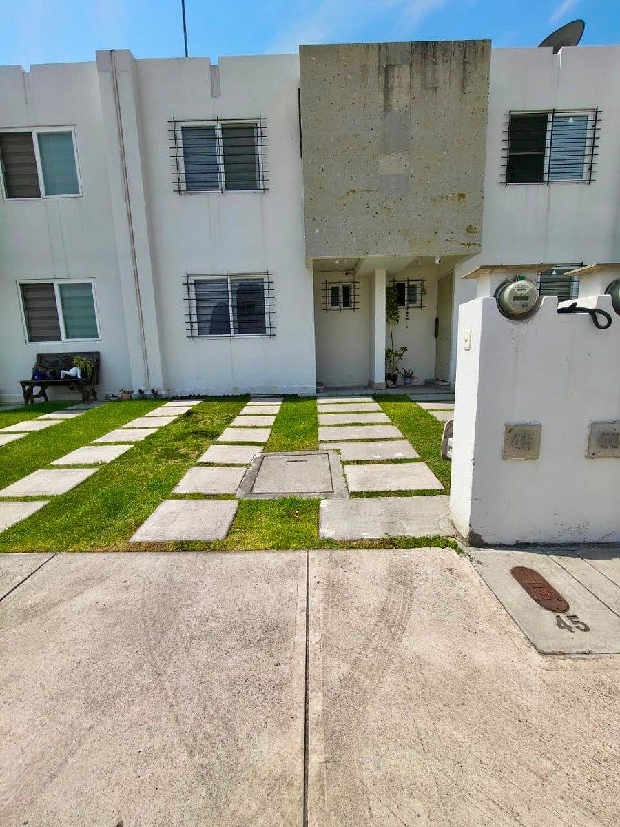 CASA EN VENTA O RENTA EN TRES CANTOS, foto 1 de 4