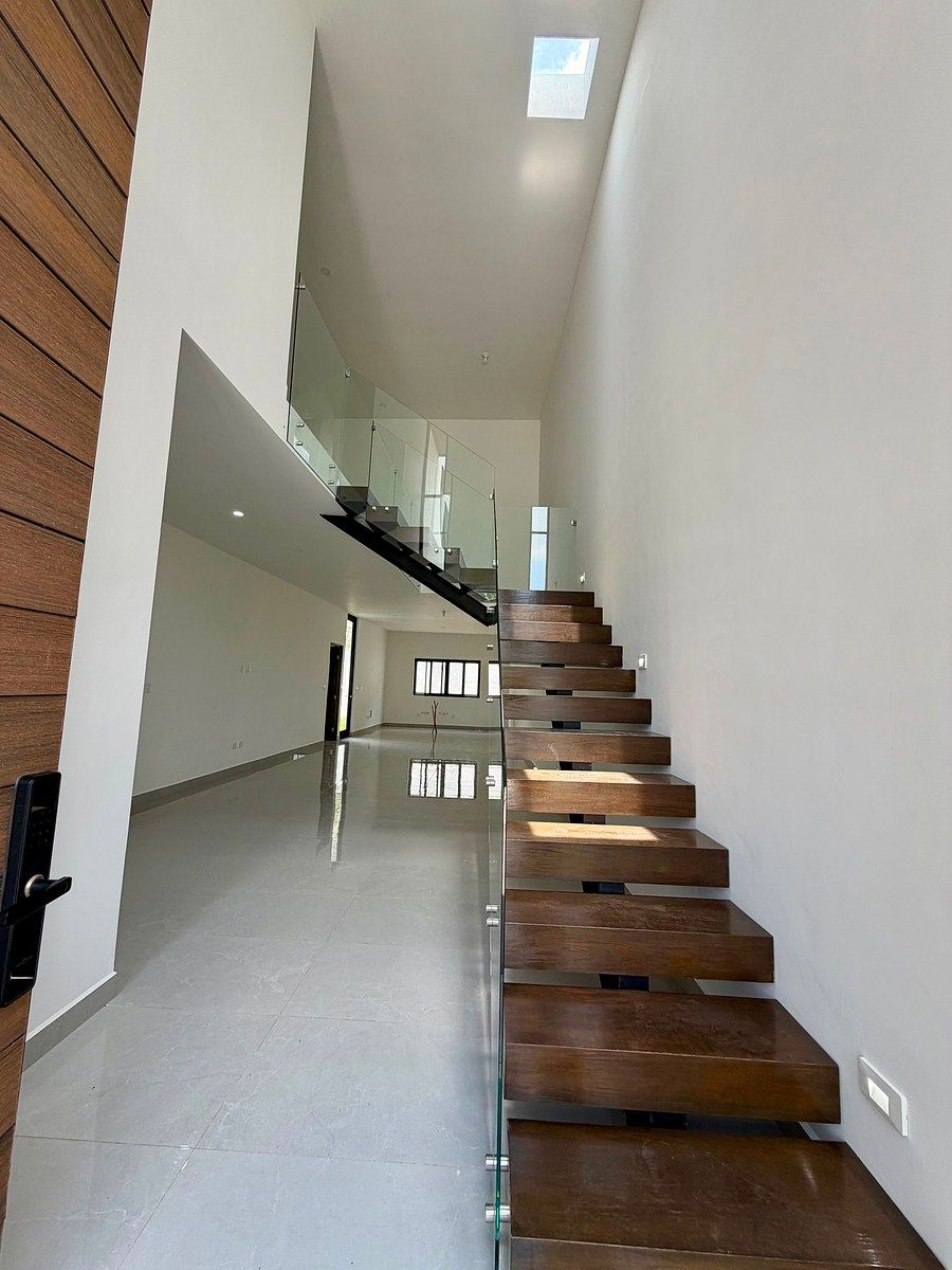 House in El Yerbaniz, Santiago, photo 2 of 12
