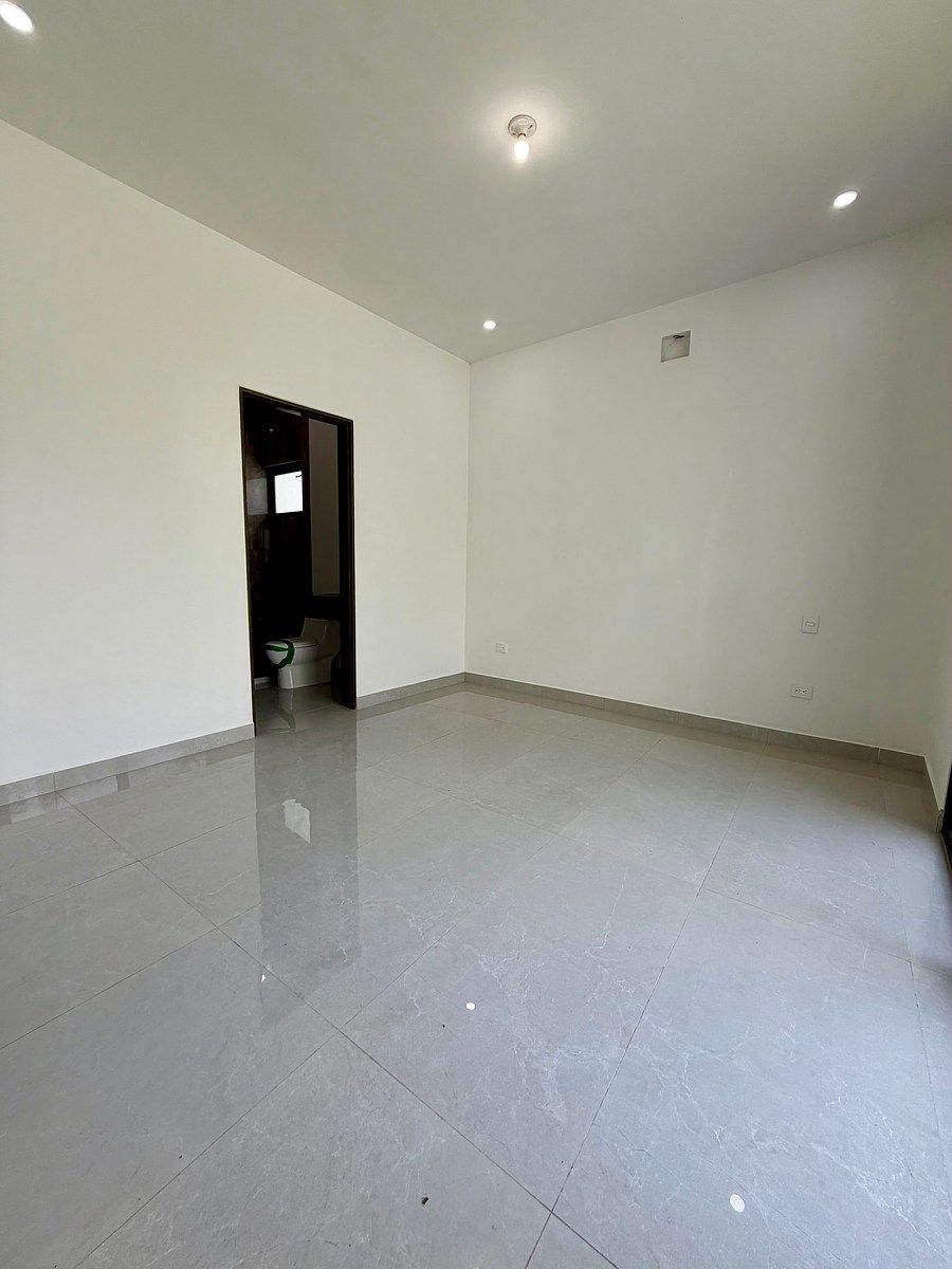 House in El Yerbaniz, Santiago, photo 5 of 12