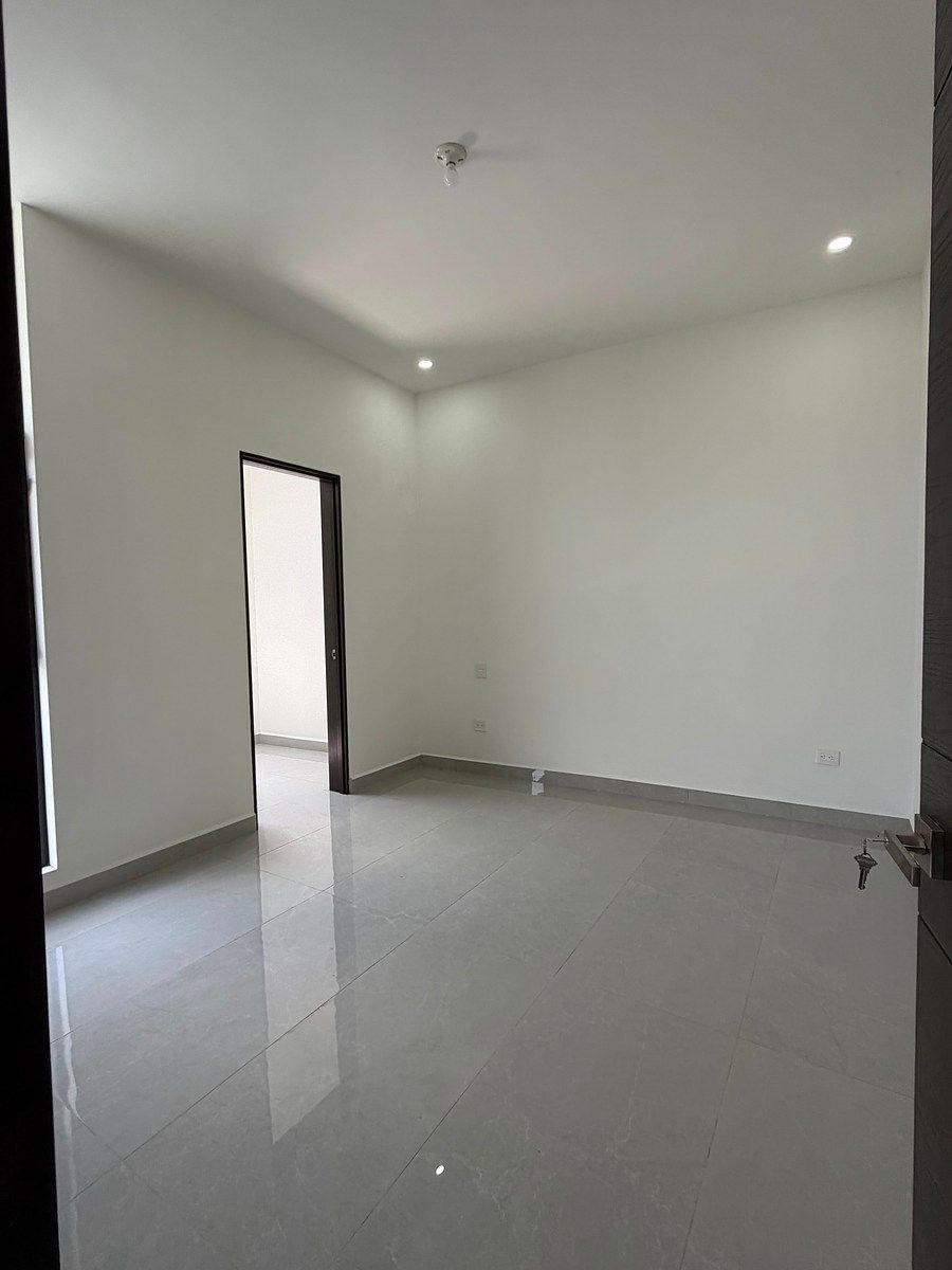 House in El Yerbaniz, Santiago, photo 7 of 12