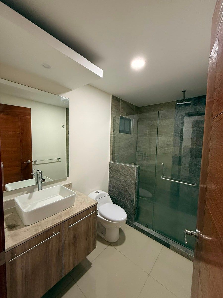 Baño de recámara principal, foto 5 de 11
