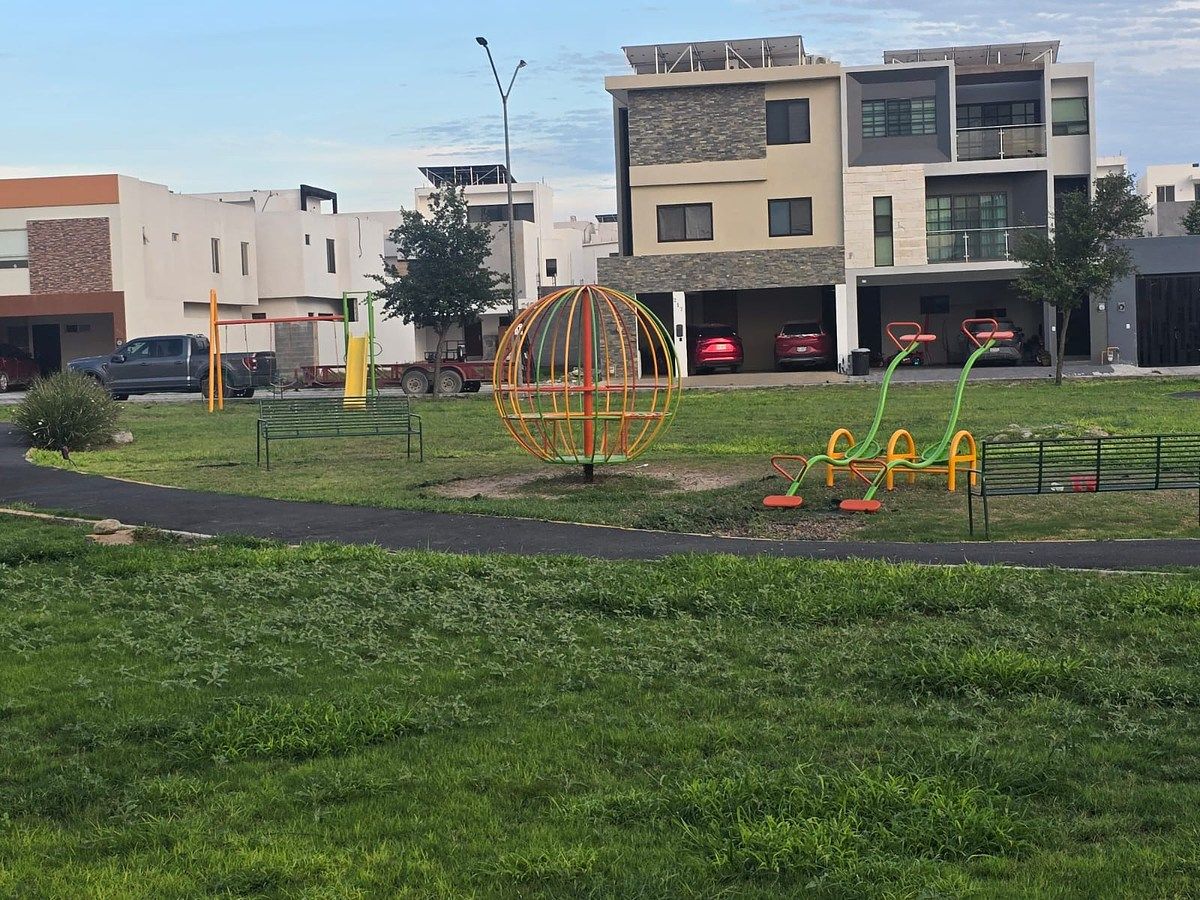 Juegos infantiles, Pista áreas verdes, foto 8 de 9