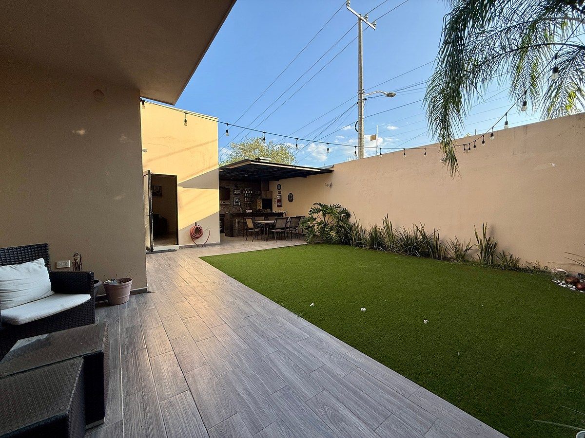House in Granadas de Laderas, Monterrey, photo 2 of 22