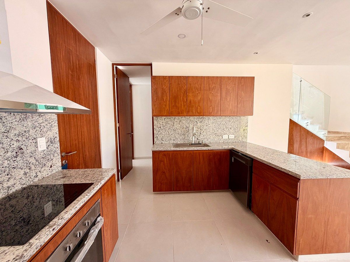 ESTRENA CASA EN PRIVADA EN EL NORTE DE MERIDA ZONA COUNTRY - foto 4