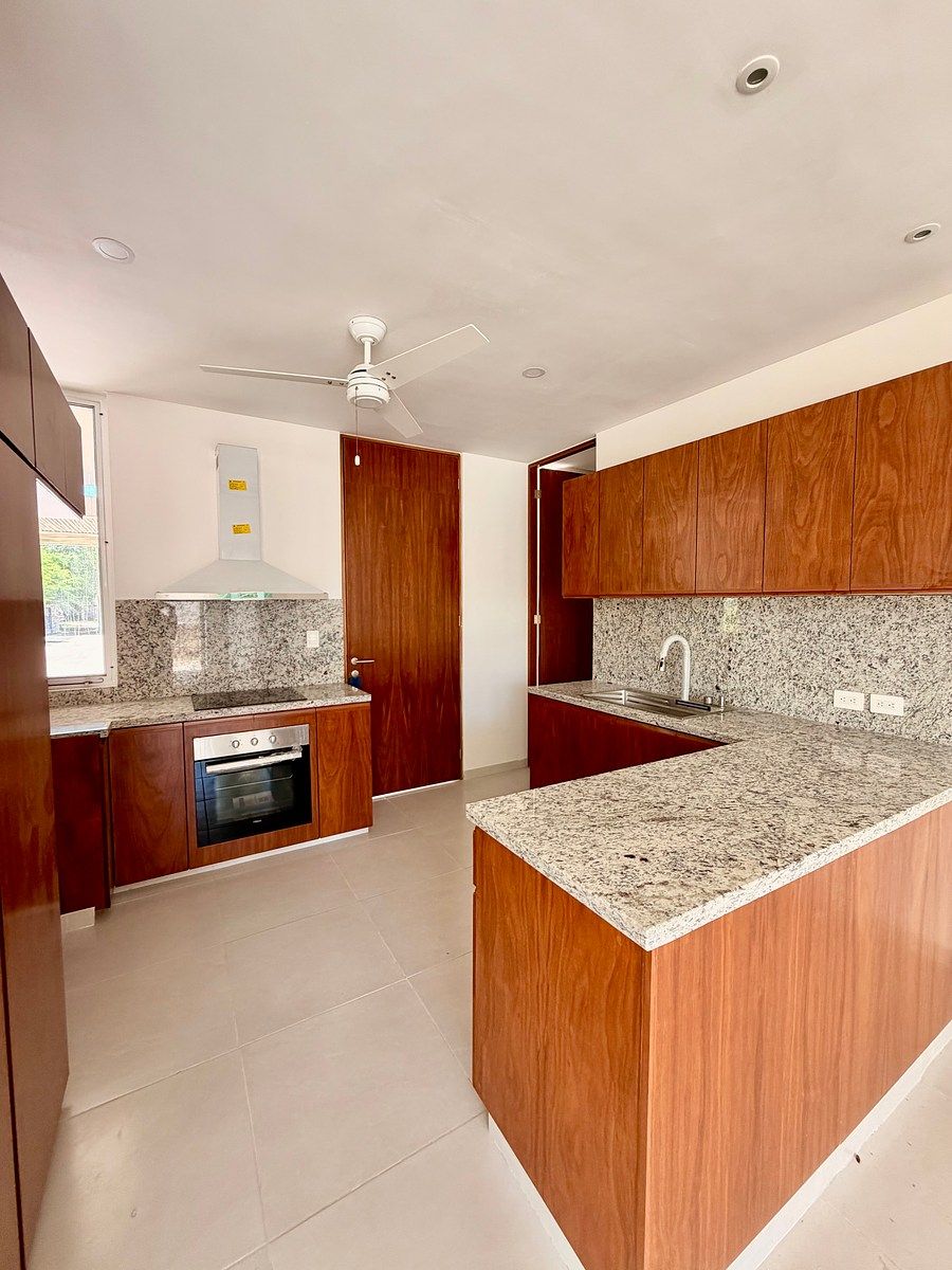 ESTRENA CASA EN PRIVADA EN EL NORTE DE MERIDA ZONA COUNTRY - foto 5