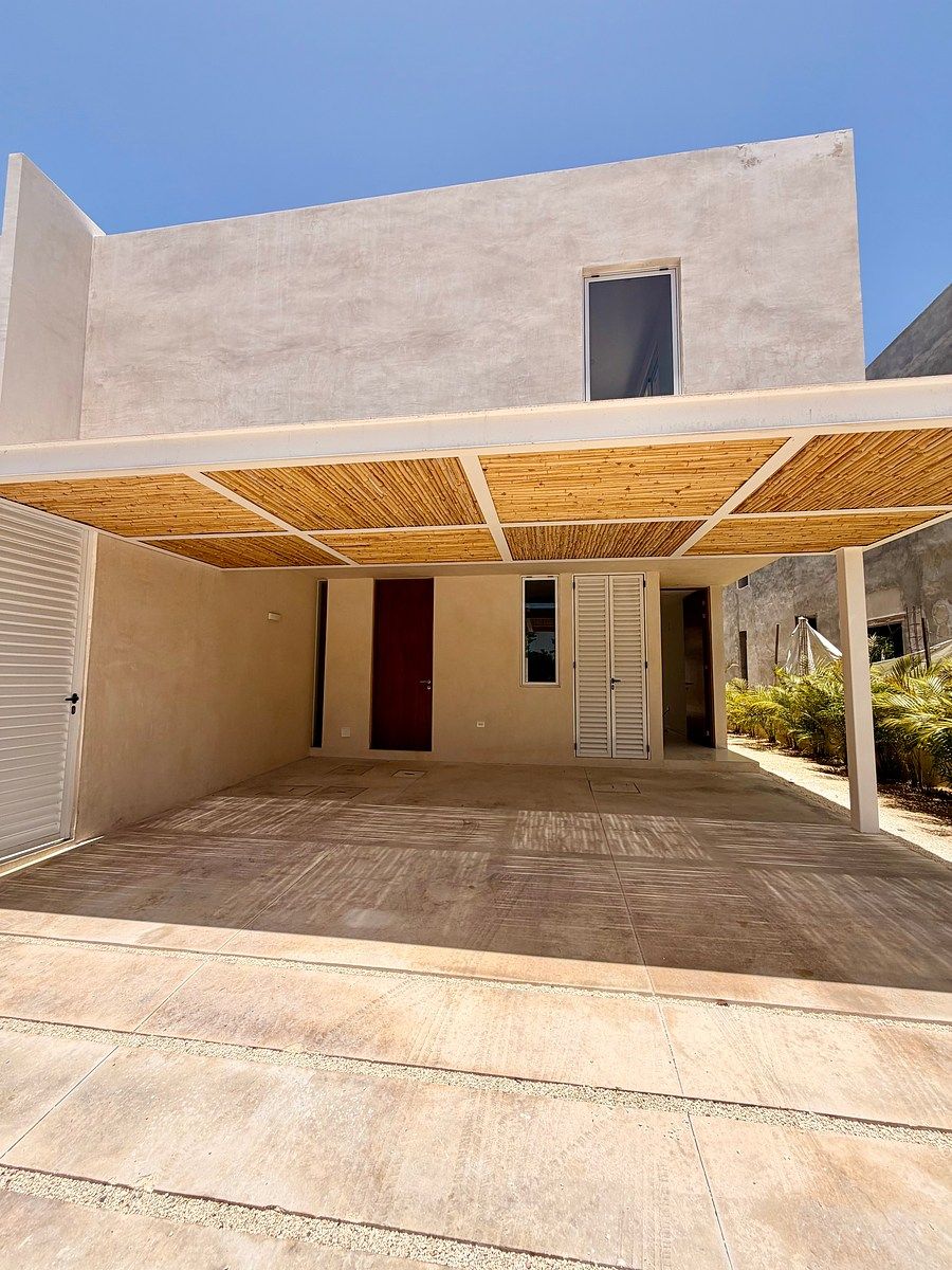 ESTRENA CASA EN PRIVADA EN EL NORTE DE MERIDA ZONA COUNTRY - foto 1