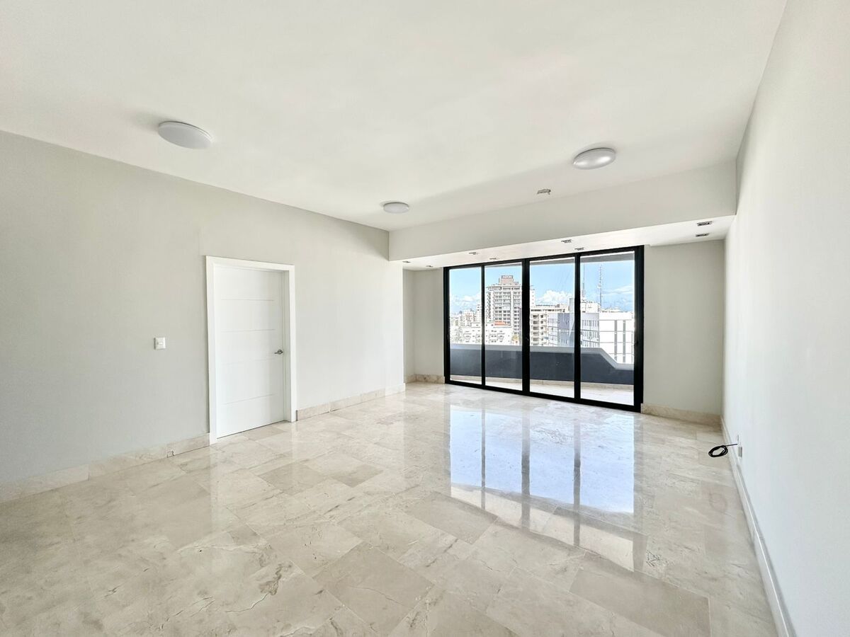 APARTAMENTO EN ALQUILER EN EL CORAZÓN DE NACO, foto 1 de 8