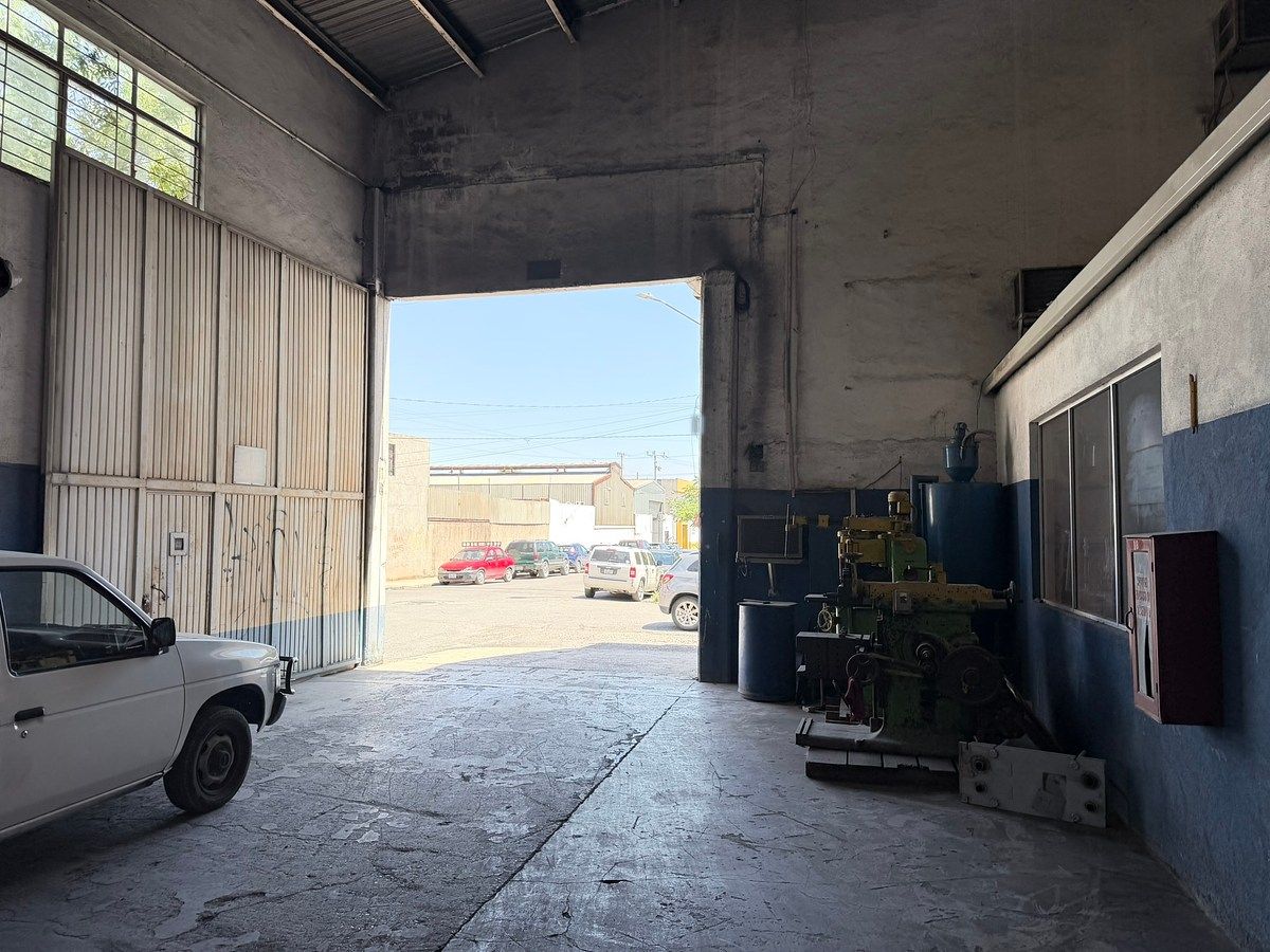 Bodega comercial en La Salle, Saltillo, foto 11 de 13
