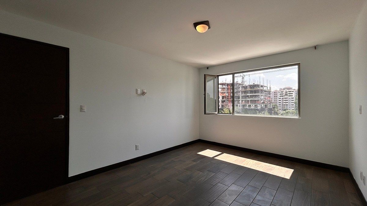 Apartamento en Zona 10, Guatemala, foto 11 de 12