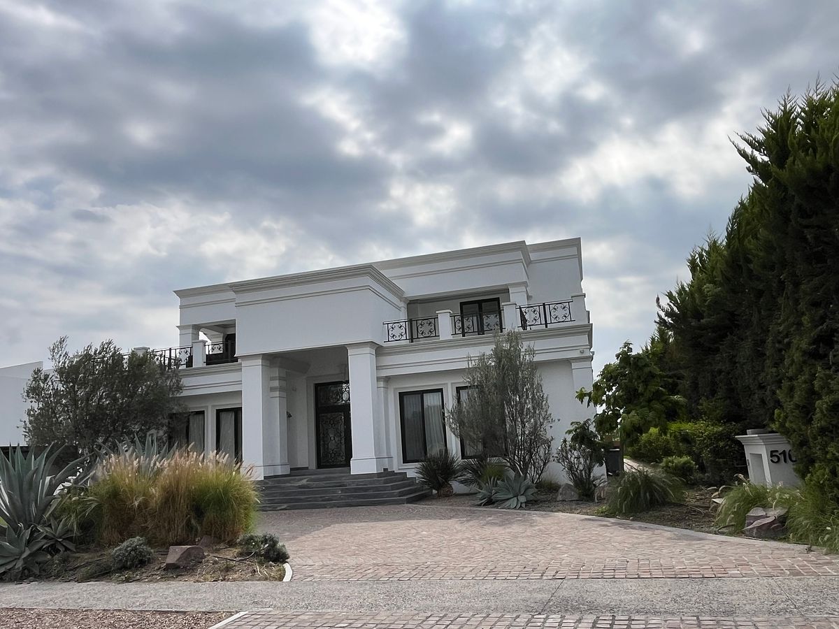 Casa em condomínio fechado em Fraccionamiento El Campanario, Querétaro, foto 3 de 17
