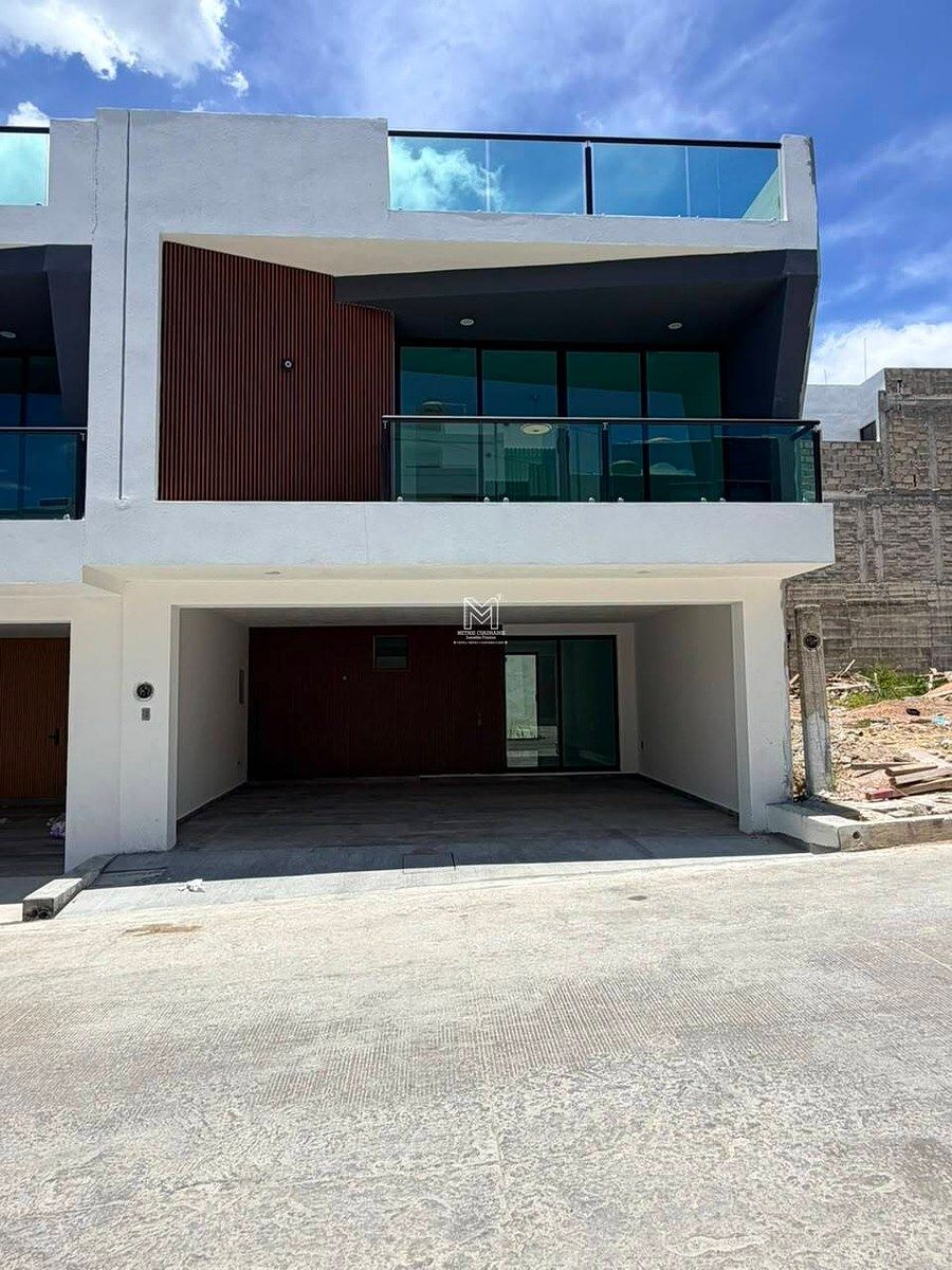 CASA NOVA À VENDA NO DIAMANTE, foto 1 de 33