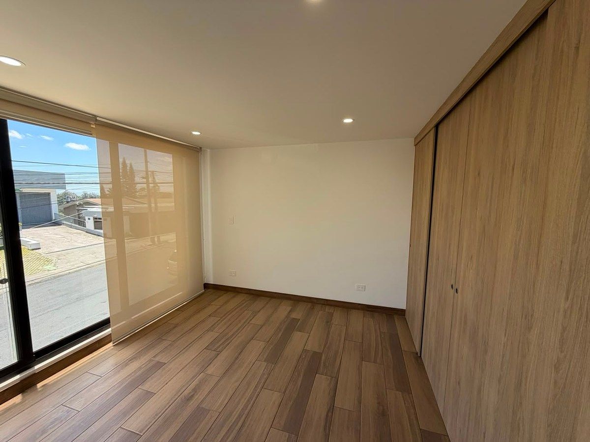 Zona 15 | Edificio Privé | Apartamento en Renta - Image 4