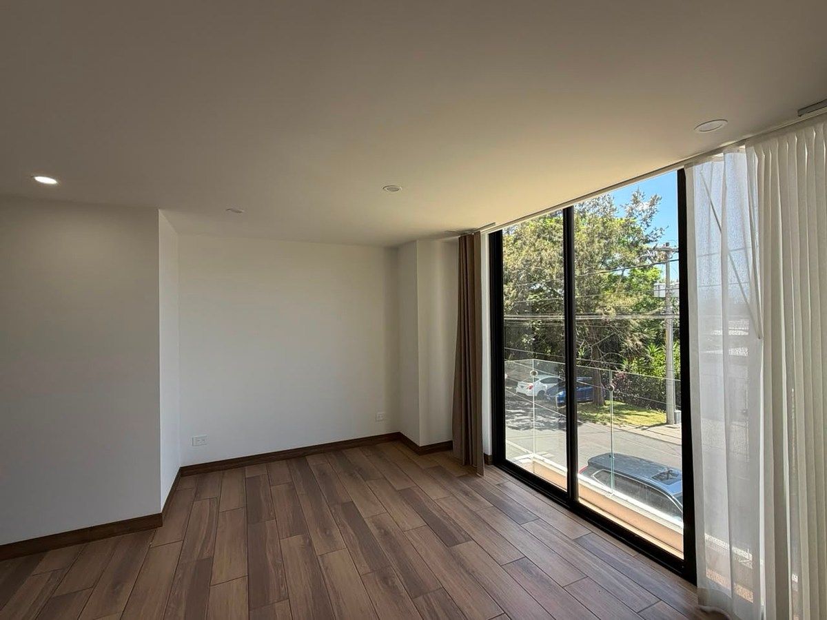 Zona 15 | Edificio Privé | Apartamento en Renta - Image 3