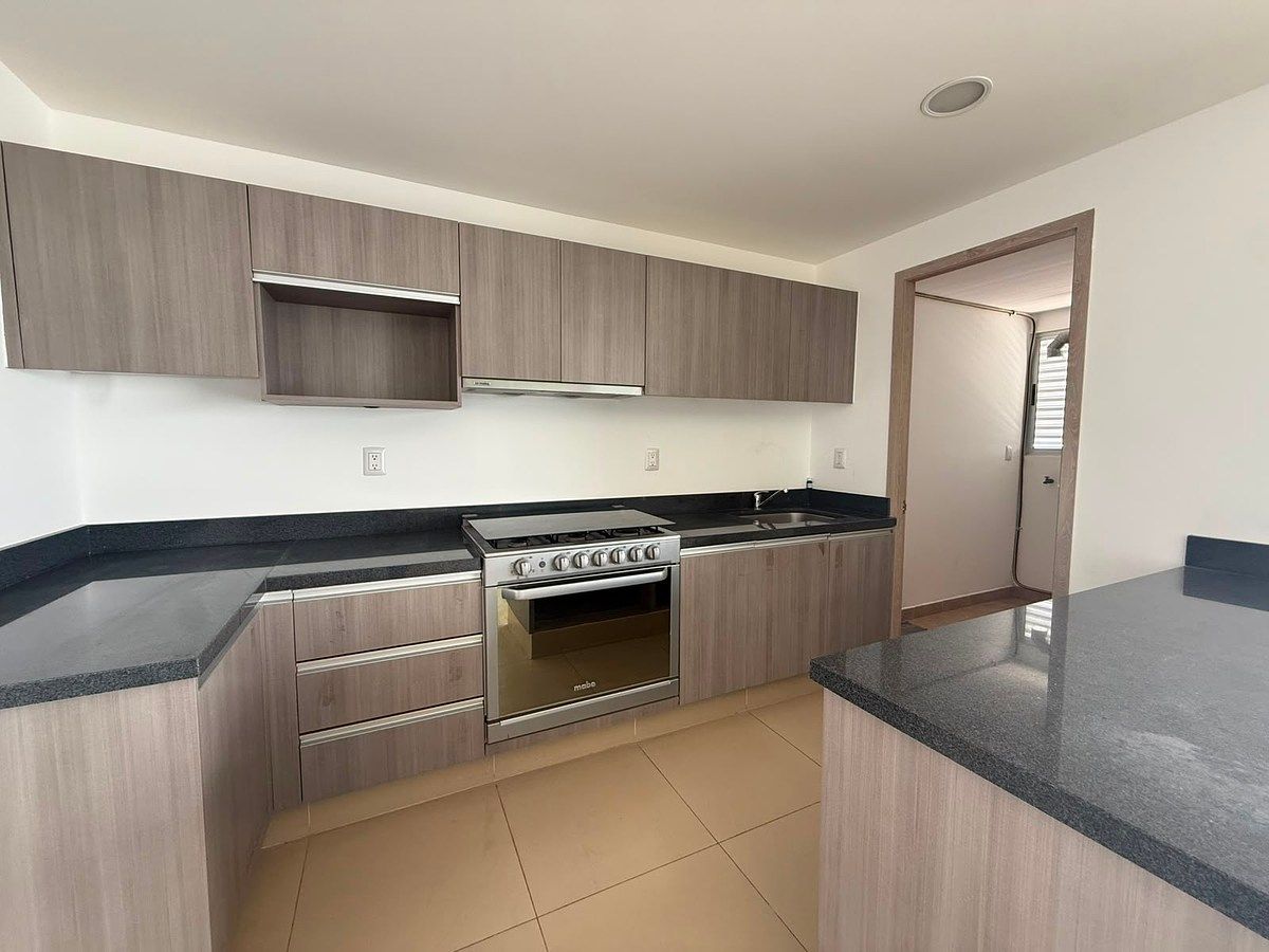 VENTA DE PENTHOUSE EN EL REFUGIO, foto 1 de 19