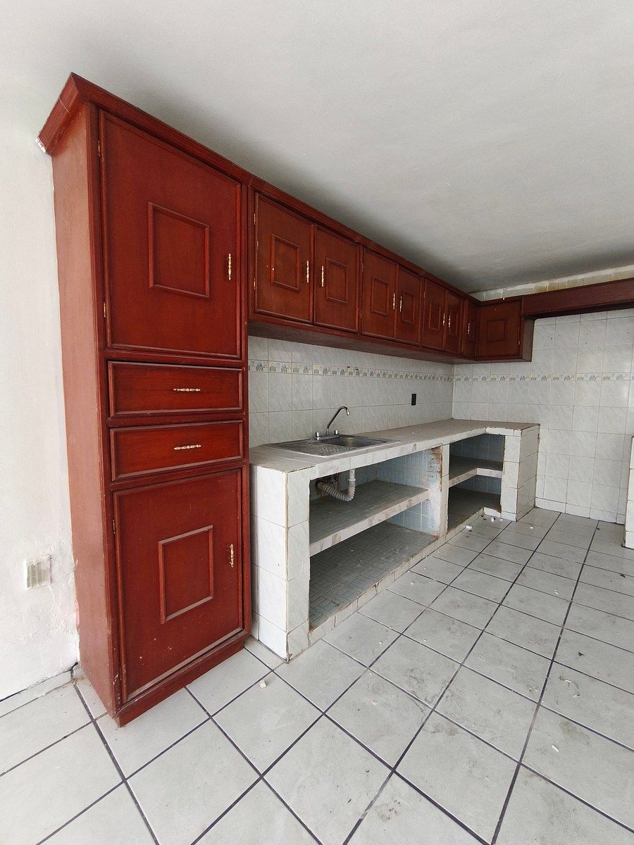 Casa en Venta en TETLAN. Con potencial comercial - foto 5