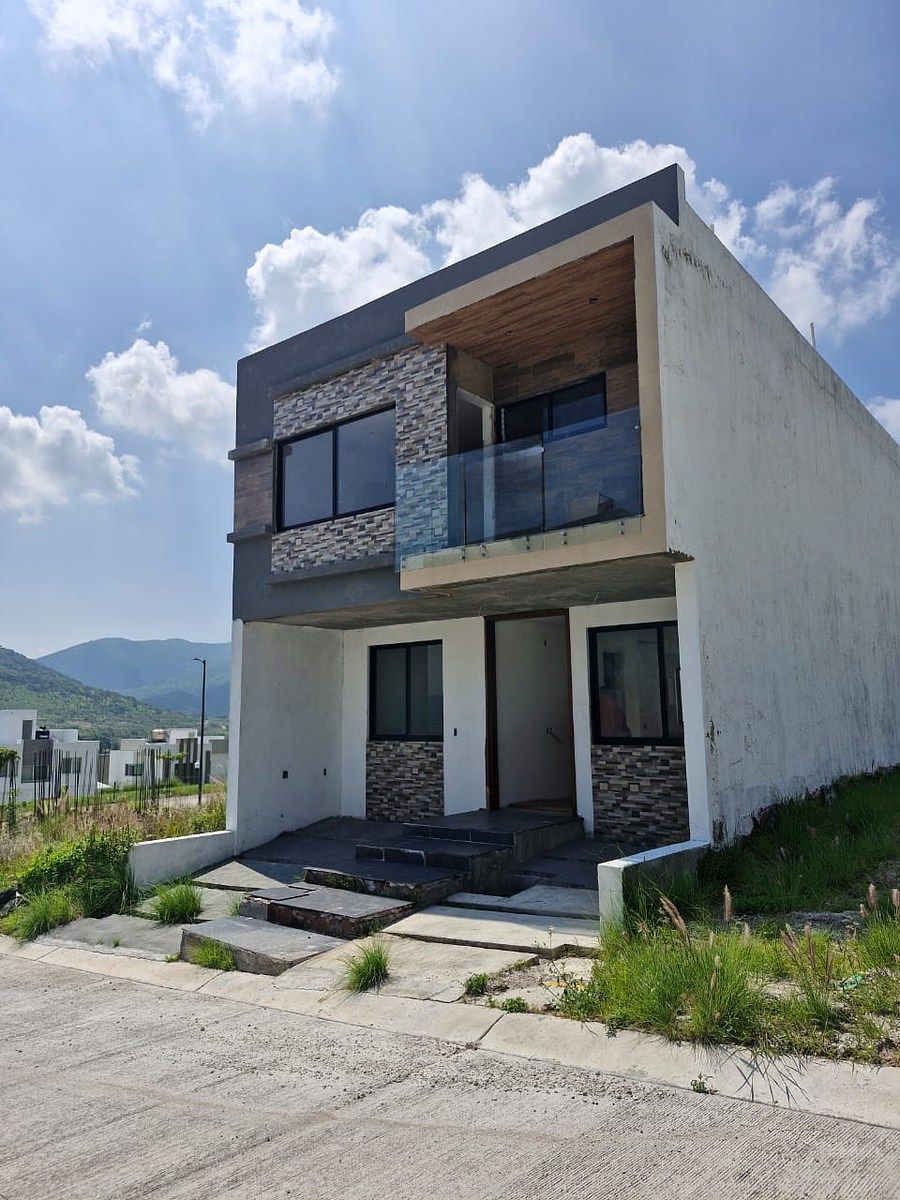 FACHADA PRINCIPAL, photo 1 of 31