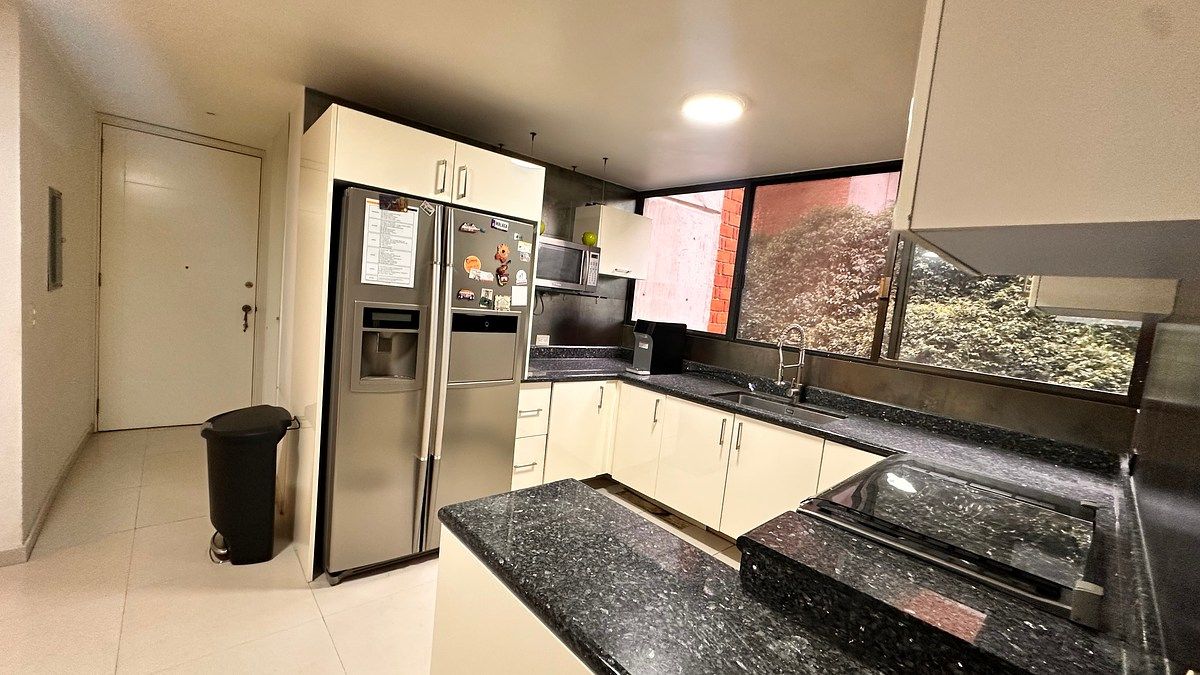 Sale of an apartment in a private area in La Herradura, photo 1 of 27