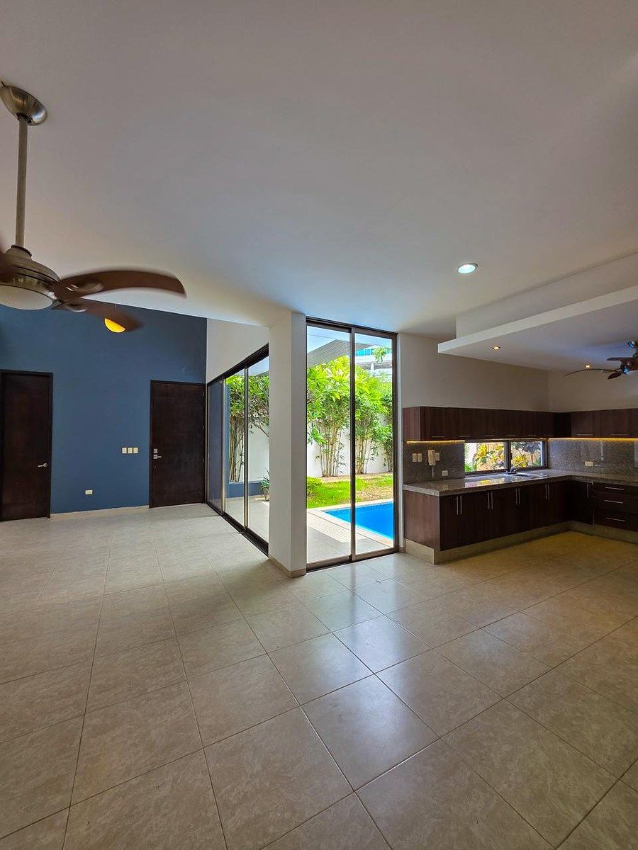 Sala, Comedor y Cocina, foto 1 de 18