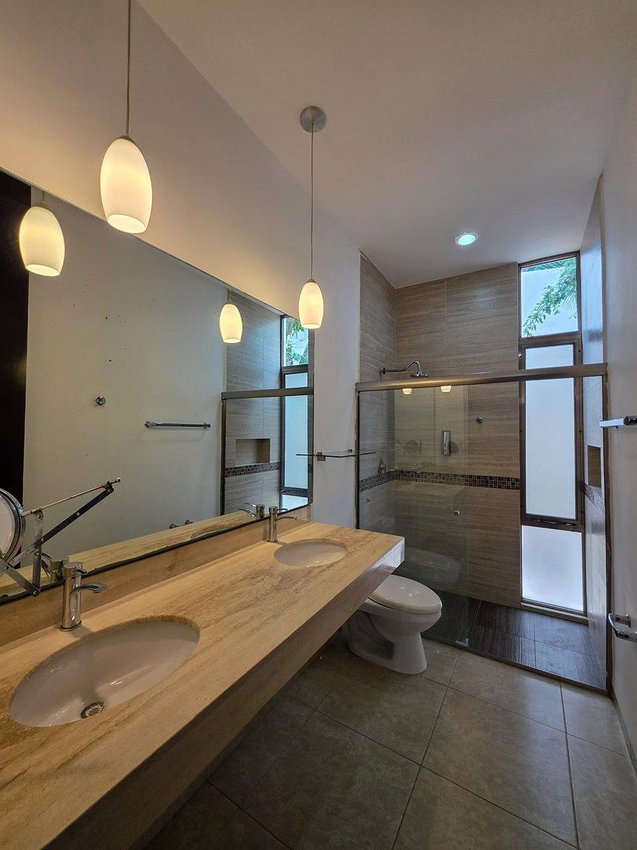 Baño Recámara Planta Baja, foto 9 de 18